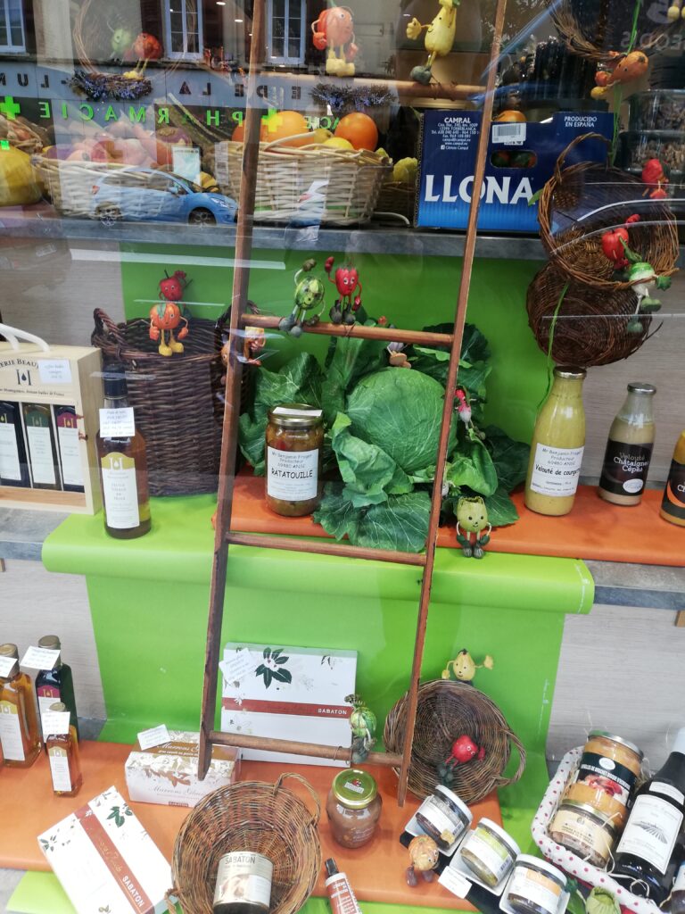 Étalagiste décorateur de vitrine épicerie fine