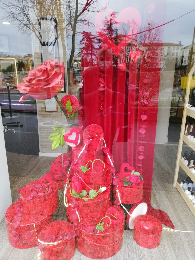 Étalagiste décorateur de vitrine bijouterie